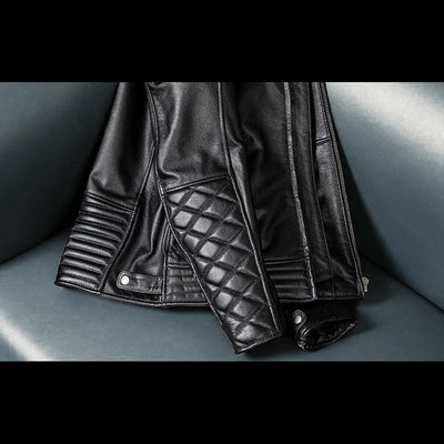 Lässige schwarze Motorrad-Lederjacke